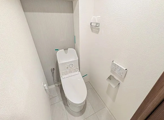 八王子市松木の中古マンションのトイレの写真