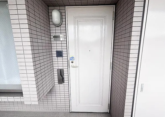 八王子市南大沢1丁目の中古マンションの玄関の写真