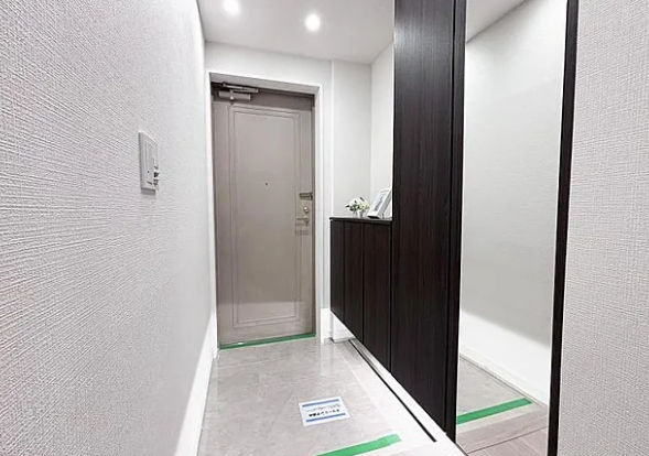 八王子市南大沢1丁目の中古マンションの玄関の写真