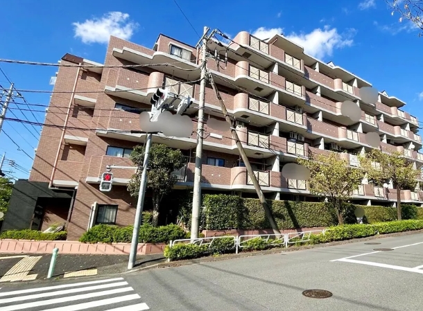 八王子市南大沢2丁目の中古マンションの外観の写真