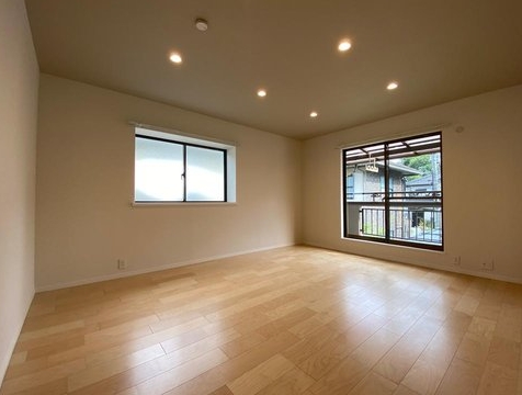 八王子市南大沢4丁目の中古戸建ての洋室1の写真