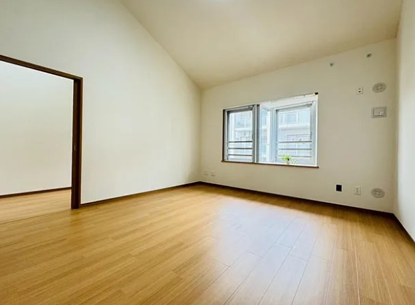 八王子市南大沢5丁目の中古マンションのリビングの写真