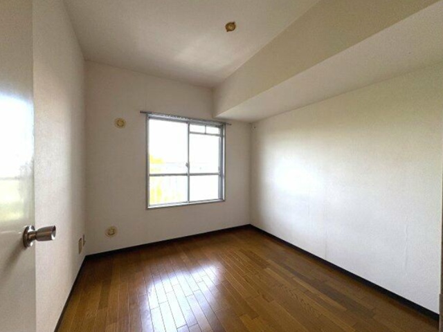 八王子市南大沢3丁目の中古マンション5階の洋室の写真