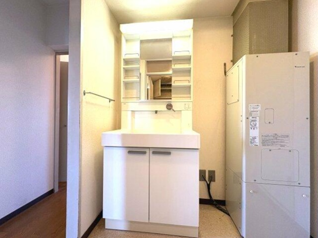 八王子市南大沢3丁目の中古マンション5階の洗面化粧台の写真
