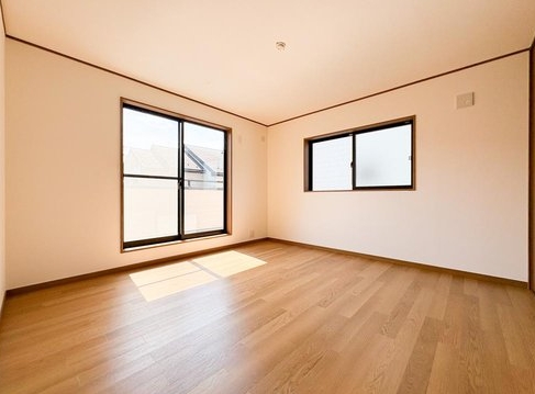 八王子市美山町の中古戸建ての洋室2の写真