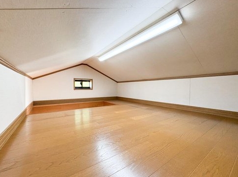 八王子市美山町の中古戸建てのロフトの写真