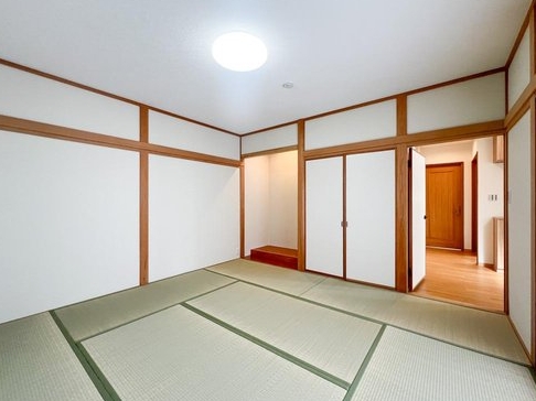 八王子市元八王子町2丁目の中古戸建ての和室の写真