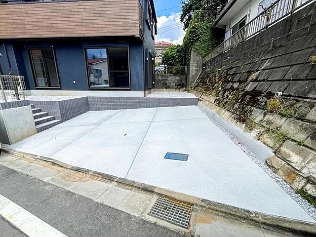 八王子市長沼町の新築戸建ての駐車場の写真
