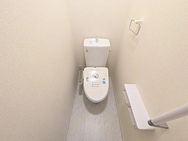 八王子市中野山王2丁目の新築戸建て2号棟のトイレの写真