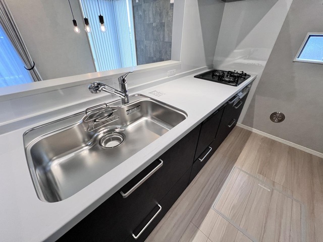 八王子市楢原町の新築戸建て5号棟のキッチン1枚目の写真