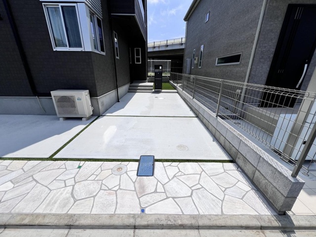 八王子市楢原町の新築戸建て5号棟の駐車場の写真