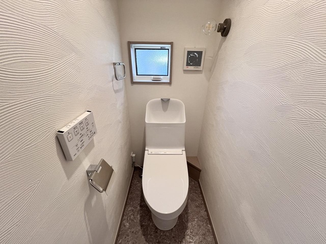 八王子市楢原町の新築戸建て6号棟のトイレの写真