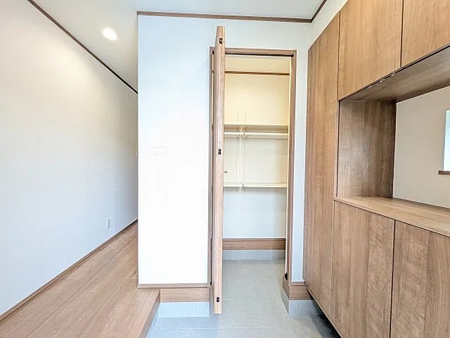 八王子市大和田町5丁目の新築戸建てA号棟の玄関の写真