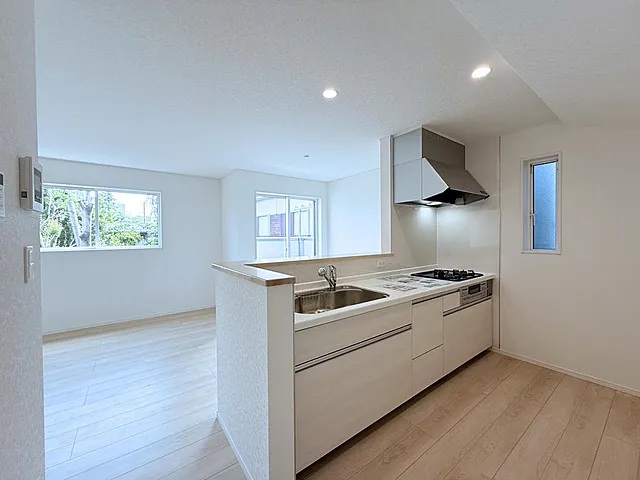 八王子市大和田町7丁目の新築戸建て1号棟のキッチンの写真