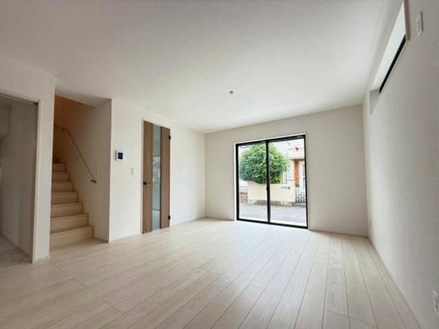 八王子市大和田町7丁目の新築戸建てのリビングの写真