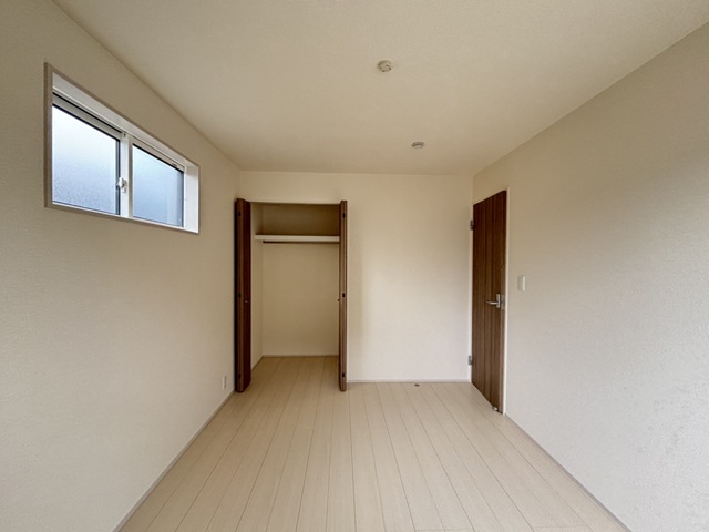 八王子市散田町4丁目の新築戸建て2号棟の洋室2の写真