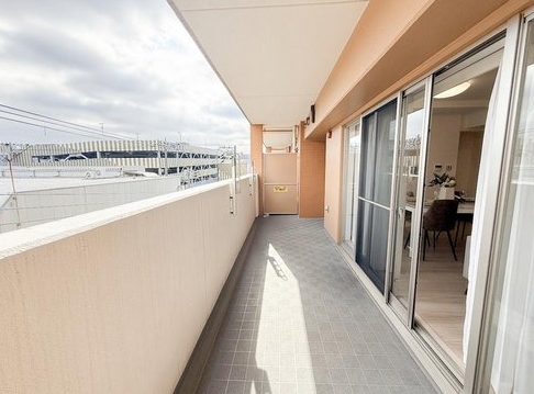 八王子市散田町5丁目の中古マンションのバルコニーの写真