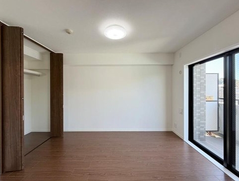 八王子市散田町5丁目の中古マンションの洋室1の写真