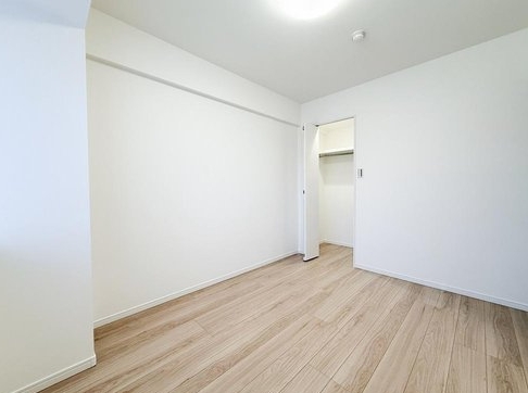 八王子市散田町5丁目の中古マンションの洋室2の写真