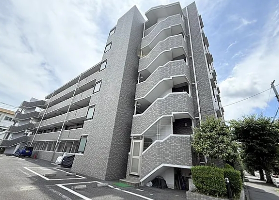 八王子市散田町5丁目の中古マンションの外観の写真