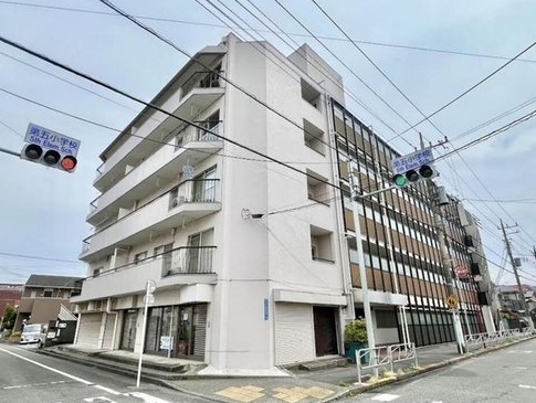 八王子市千人町3丁目の中古マンションの外観の写真