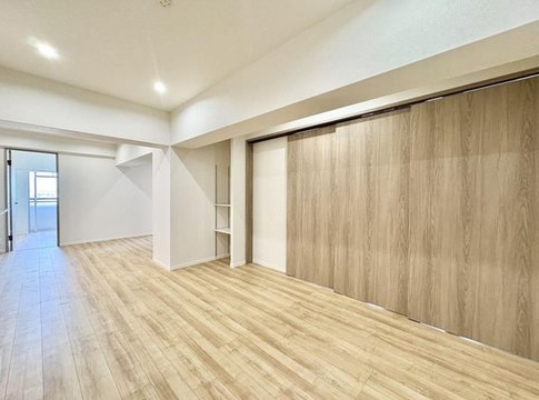 八王子市千人町3丁目の中古マンションのリビングの写真
