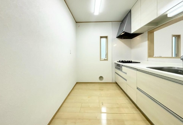 八王子市下柚木の中古戸建てのキッチンの写真