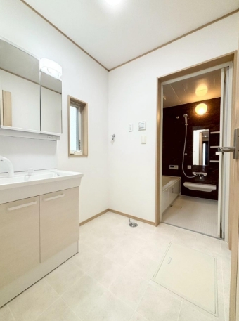 八王子市下柚木の中古戸建ての洗濯機置場の写真