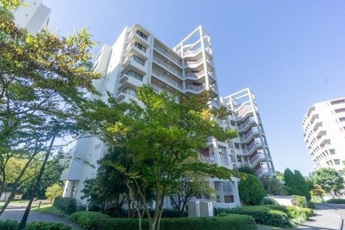 八王子市下柚木3丁目の中古マンションの外観の写真