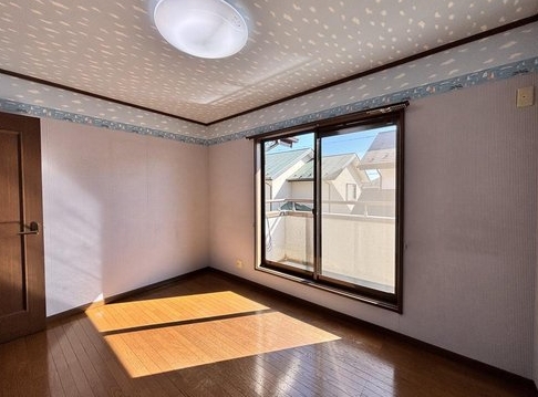 八王子市城山手2丁目の中古戸建ての洋室2の写真