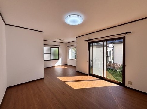 八王子市城山手2丁目の中古戸建てのダイニングの写真