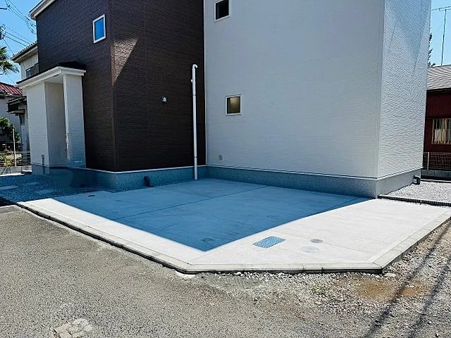 八王子市諏訪町の新築戸建ての駐車場の写真