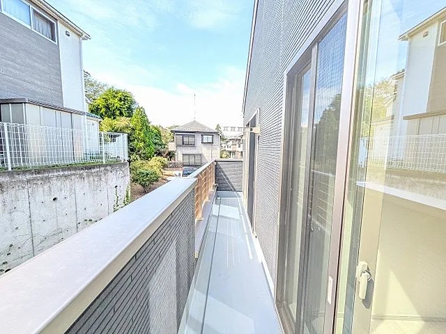 八王子市館町の新築戸建て1号棟のバルコニーの写真