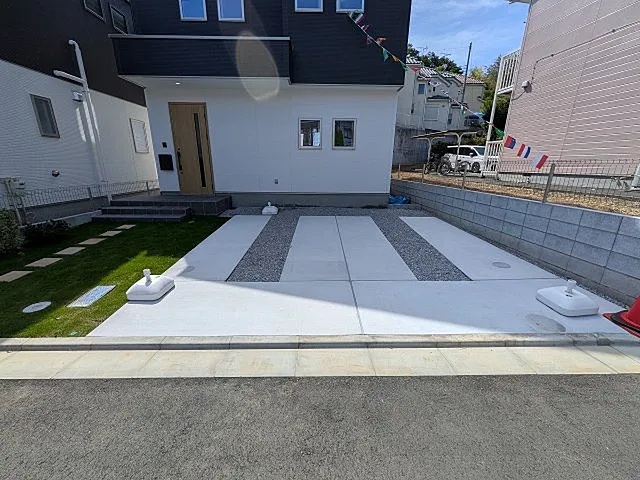 八王子市館町の新築戸建て1号棟の駐車場の写真