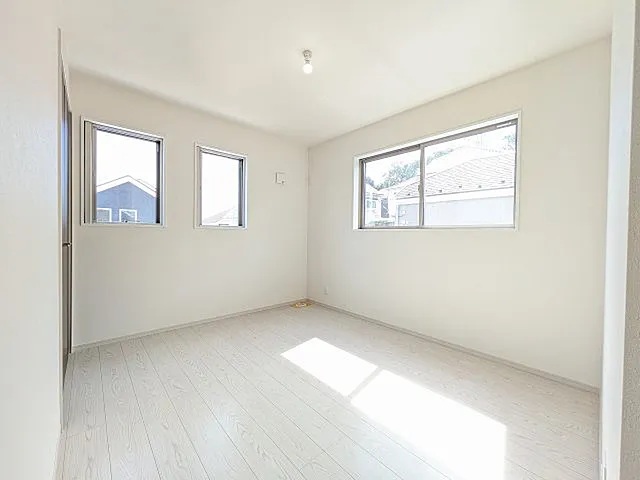 八王子市館町の新築戸建て2号棟の洋室2の写真