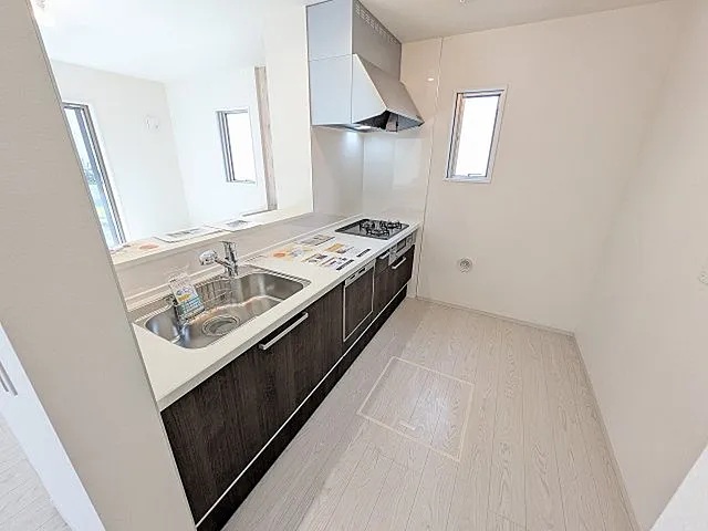 八王子市館町の新築戸建て2号棟のキッチンの写真