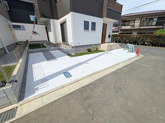 八王子市館町の新築戸建て2号棟の駐車場の写真