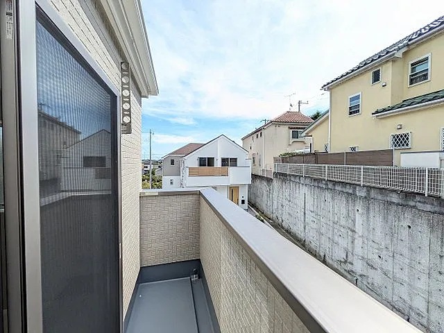 八王子市館町の新築戸建て3号棟のバルコニーの写真