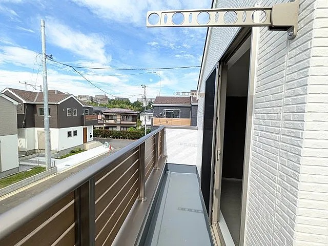 八王子市館町の新築戸建て4号棟のバルコニーの写真