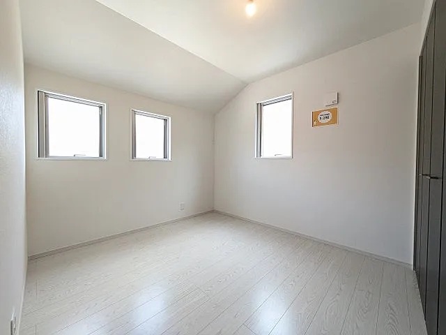 八王子市館町の新築戸建て4号棟の洋室2の写真