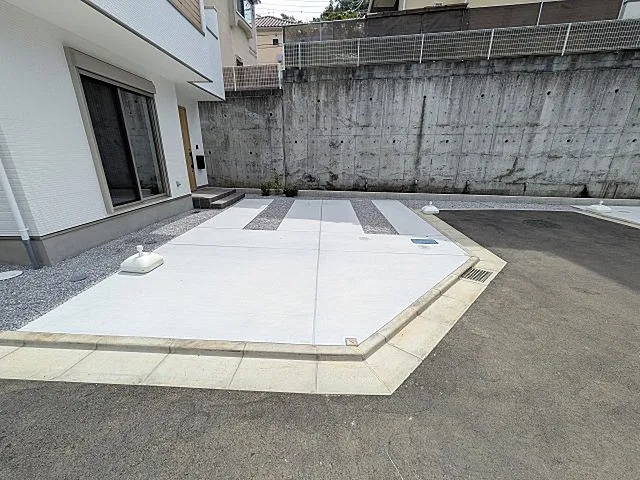 八王子市館町の新築戸建て4号棟の駐車場の写真