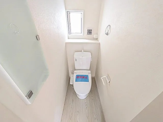八王子市館町の新築戸建て4号棟のトイレの写真