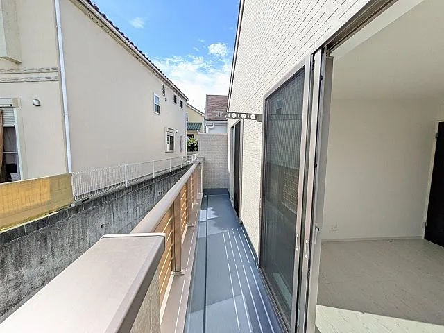 八王子市館町の新築戸建て5号棟のバルコニーの写真