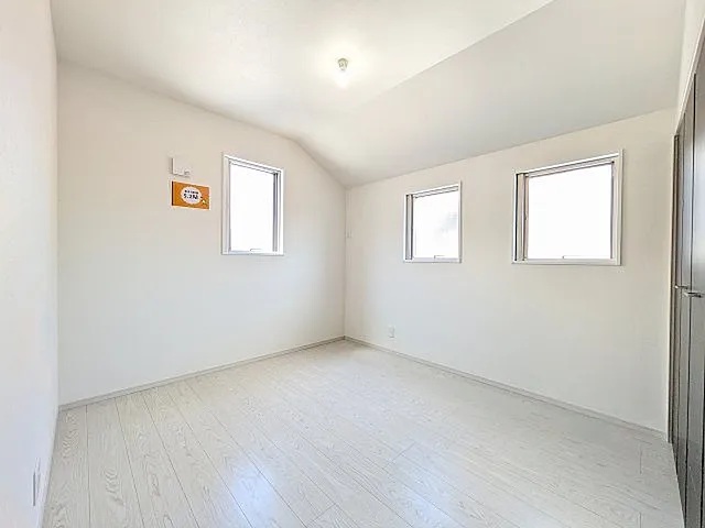 八王子市館町の新築戸建て5号棟の洋室2の写真