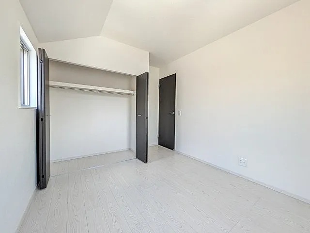 八王子市館町の新築戸建て5号棟の収納の写真