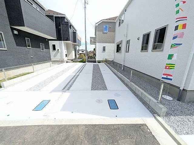 八王子市館町の新築戸建て5号棟の駐車場の写真