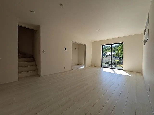 八王子市寺田町の新築戸建て2号棟のリビングの写真