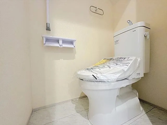 八王子市寺田町の新築戸建て2号棟のトイレの写真