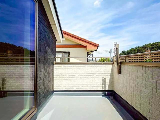 八王子市寺田町の新築戸建て6号棟のバルコニーの写真