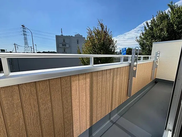 八王子市宇津木町の新築戸建て2号棟のバルコニーの写真